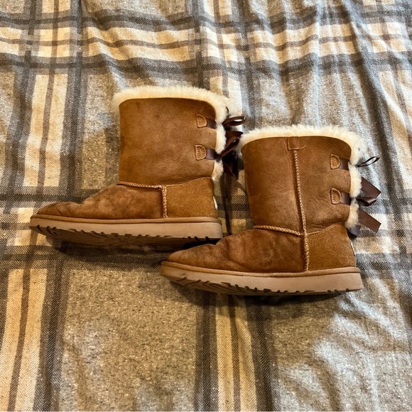 UGG Bailey Bow Tall Winter Boots Womens Size 4 Chestnut Leather Sheepskin - Picture 6 of 9